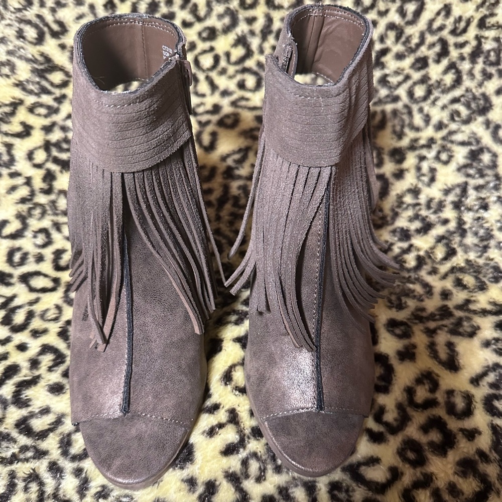 Fringe bootie open toe pewter
